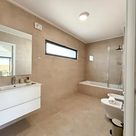 Casa Da Lagoa - By Sch Villa *