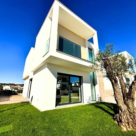Casa Da Lagoa - By Sch *