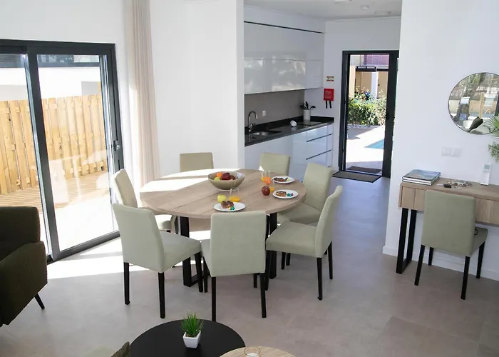 Casa Da Lagoa - By Sch Villa *